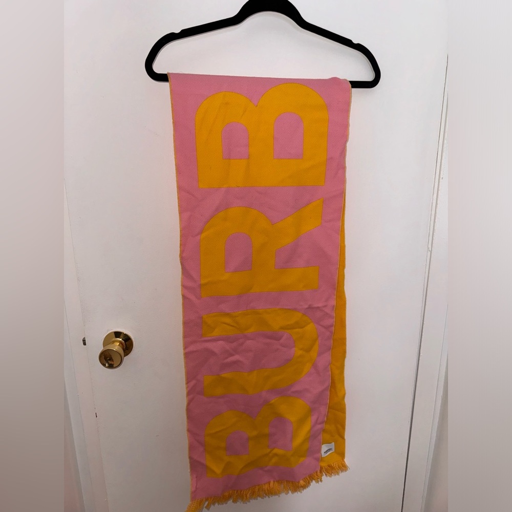 Burberry Wool Jacquard Logo Scarf 🤍 - Picture 2 of 8